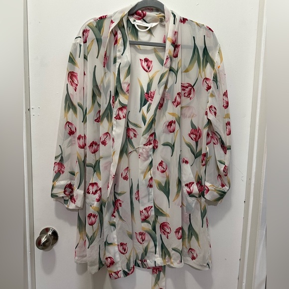 Victoria's Secret Vintage Tulip Floral Sheer Wrap Robe - Picture 2 of 6